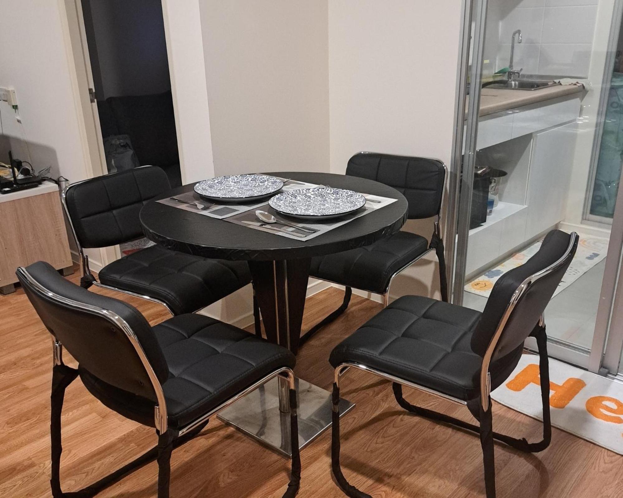 A Family At Lumpini Sukhumvit 101-1 By Pikul Appartement