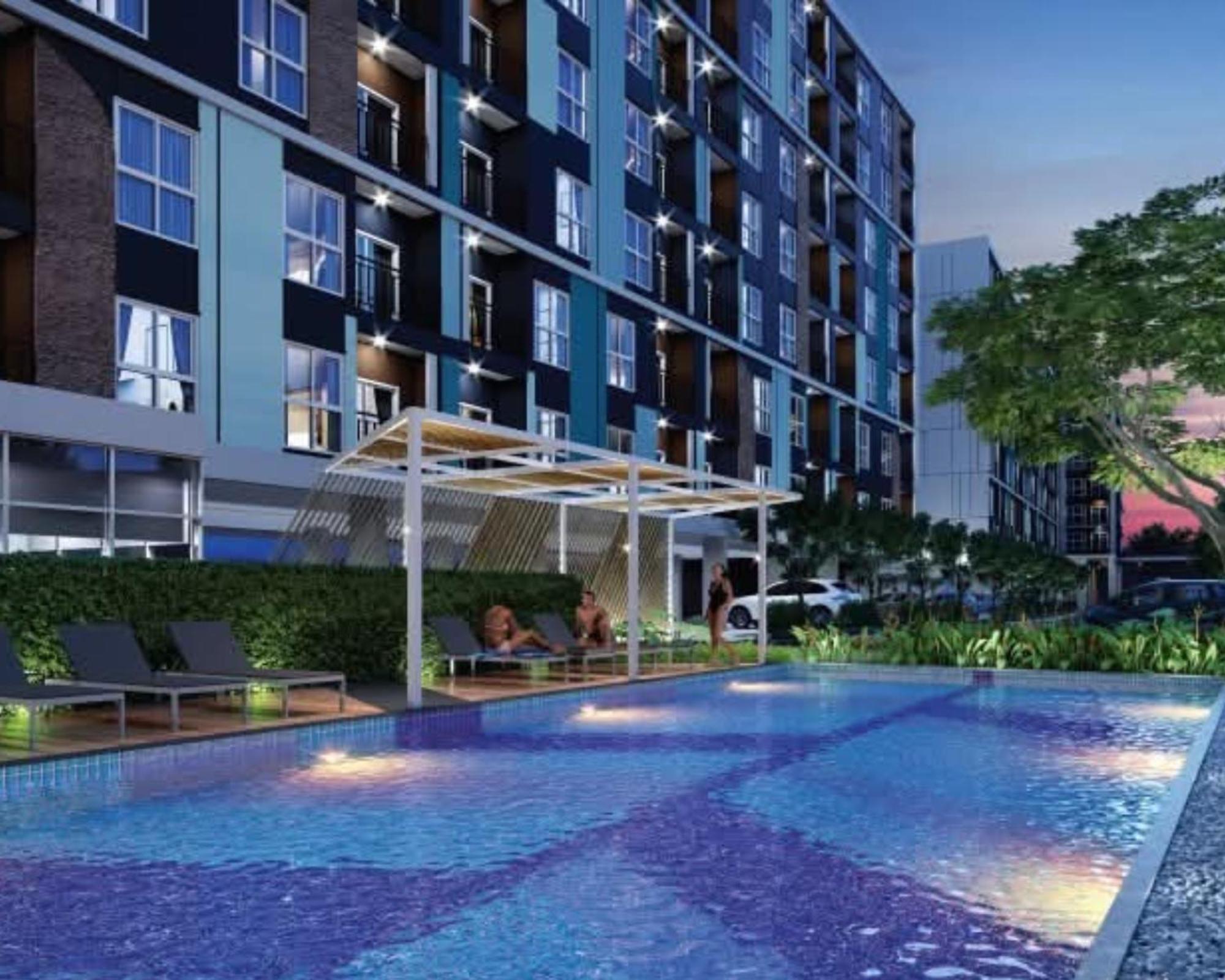 A Family At Lumpini Sukhumvit 101-1 By Pikul *